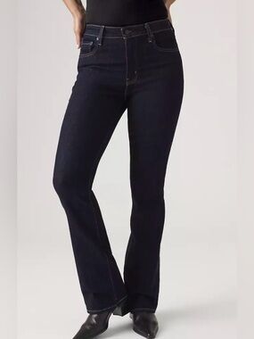 Levi's Women's 725 High Rise Dark Indigo Bootcut Jeans Size 29 NWT